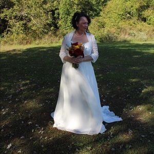 Size 16 David’s Bridal wedding gown.